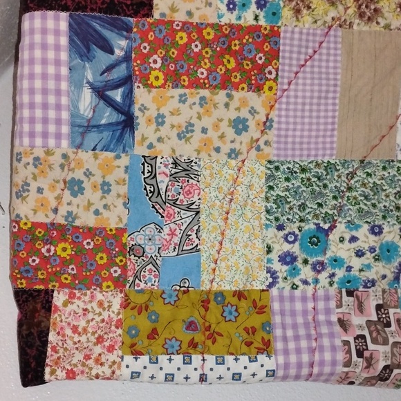 Vintage Round Handmade Patchwork Fringe Quilt Throw/Tablecloth/ Decor 72x72 - Picture 4 of 9